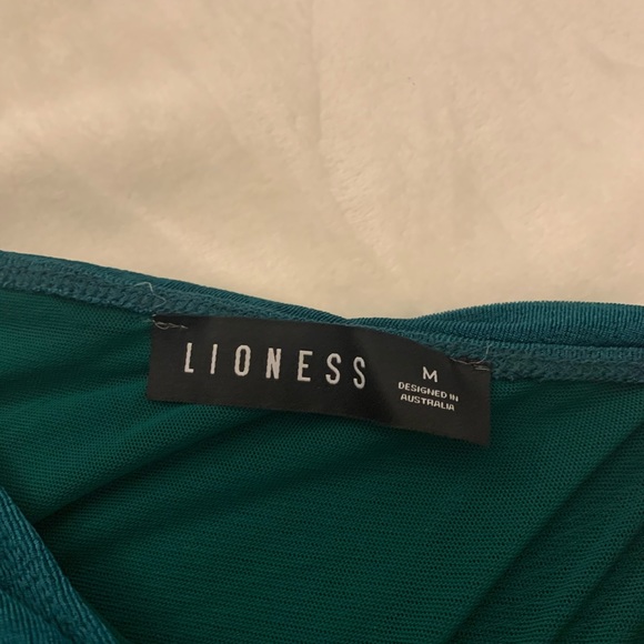 Princess Polly - Lioness Size M. Goddess Mini Dress in Green - Picture 2 of 3